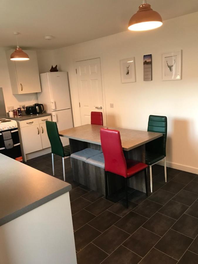 Modern And Bright Home In Quiet And Central Areaインヴァネス エクステリア 写真